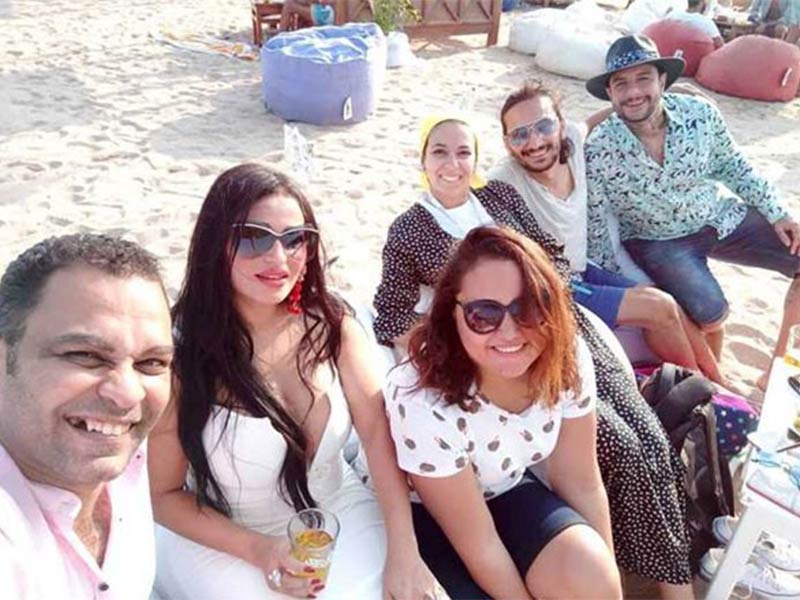 اضغط لمشاهدة الفيديو: تسريب مقطع فيديو من حفل زفاف أحمد الفيشاوي، جرأة زوجته تثير الجدل مجددًا!